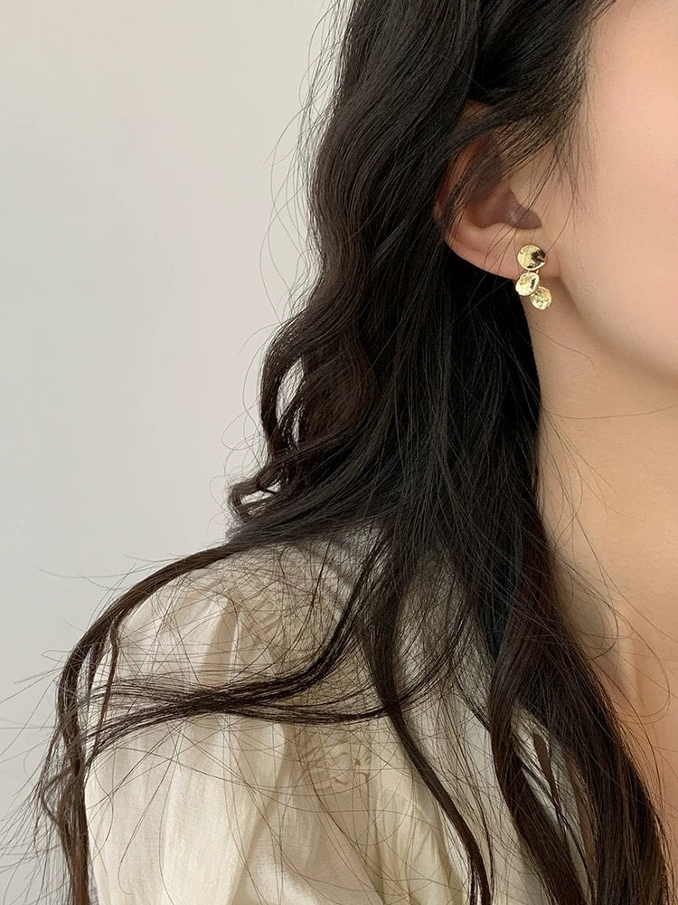 Asymmetric Golden Leaf Shape Dangling Earrings